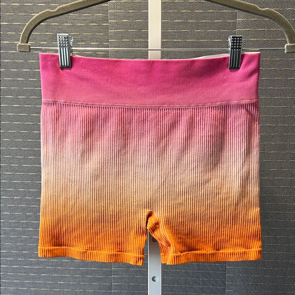 Forever 21 Gradient Ribbed Bike Shorts - Picture 2 of 7